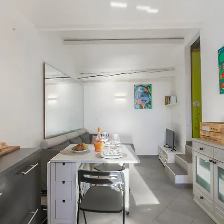 Un Terrazzo Nella Pigna - Happy Apartment *