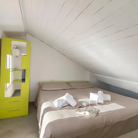 Apartment Un Terrazzo Nella Pigna - Happy Sanremo