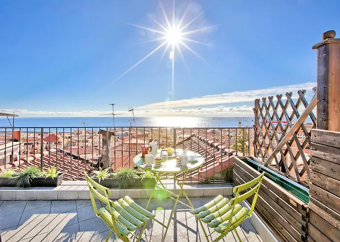 Un Terrazzo Nella Pigna - Happy