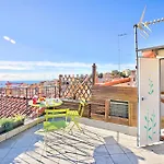 Un Terrazzo Nella Pigna - Happy