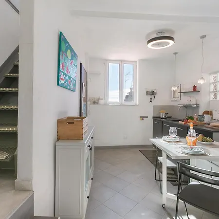 Un Terrazzo Nella Pigna, Sea-view Terrace - Happy Apartment