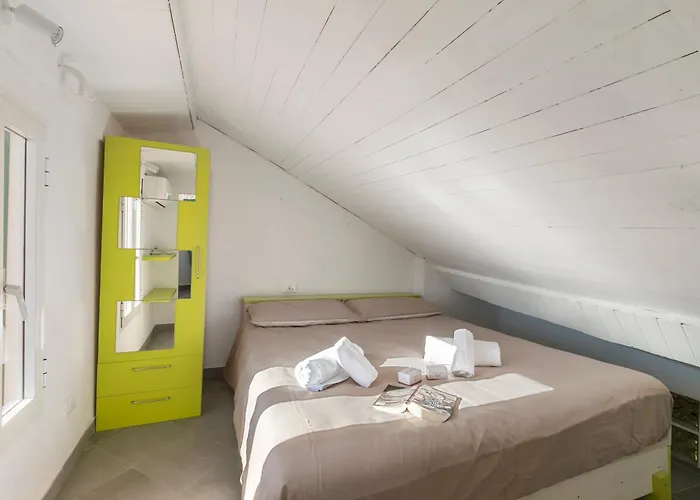 Appartamento Un Terrazzo Nella Pigna - Happy Sanremo